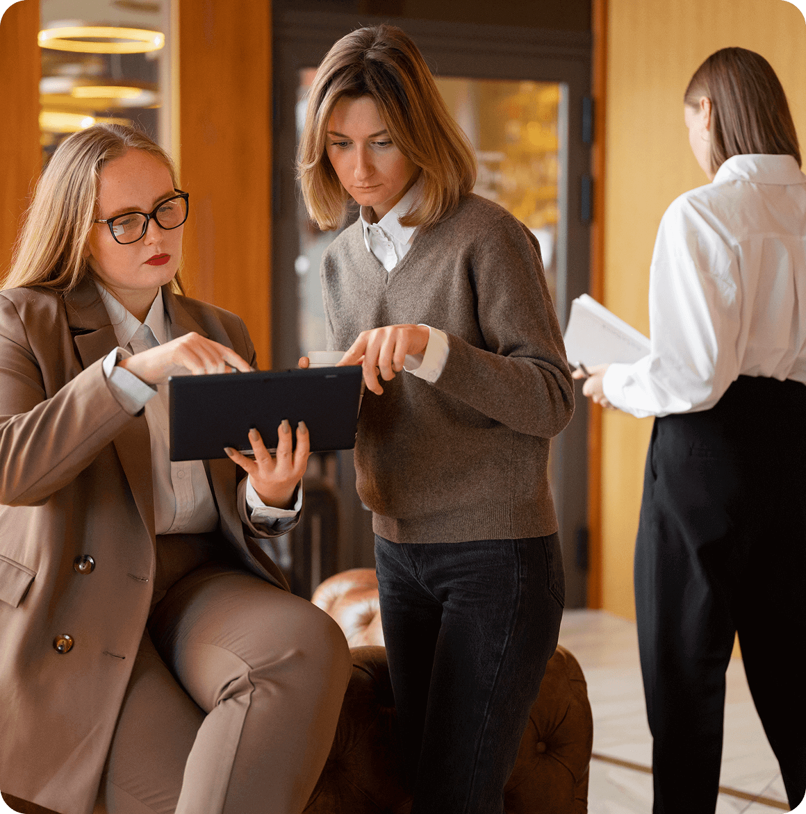 Multi-property hotel training management dashboard for franchise networks