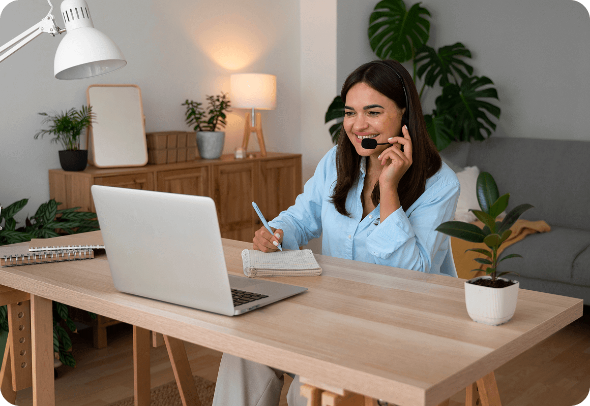 Remote call center agent completing mobile training course